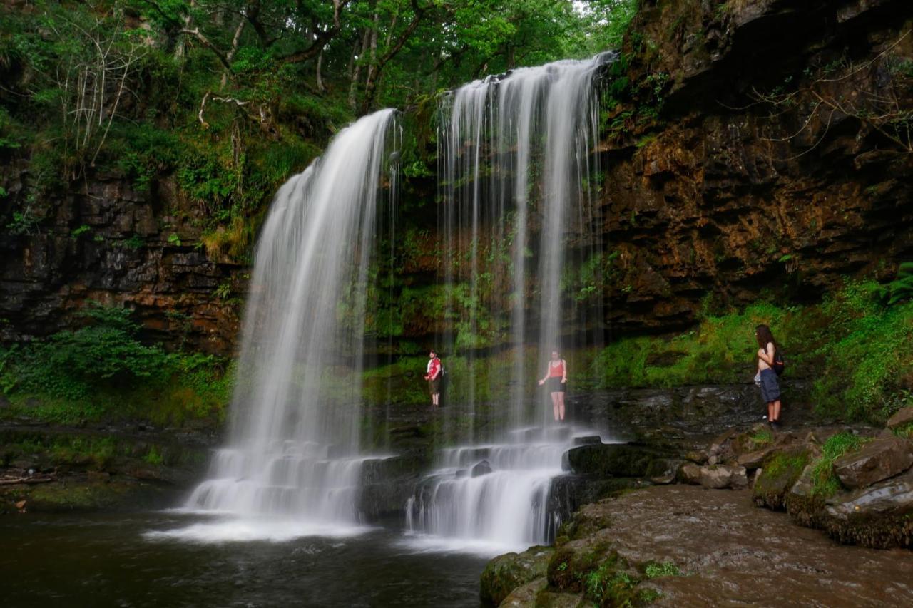 Waterfall Lodge Pontneddfechan Kültér fotó