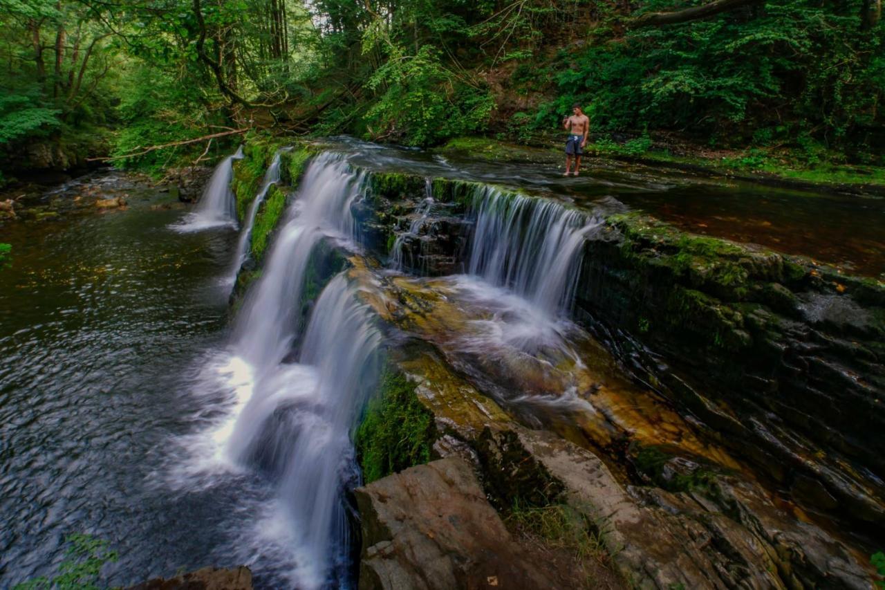 Waterfall Lodge Pontneddfechan Kültér fotó