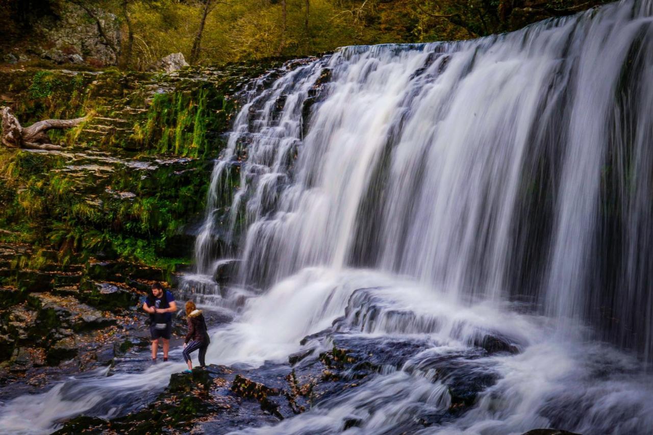 Waterfall Lodge Pontneddfechan Kültér fotó