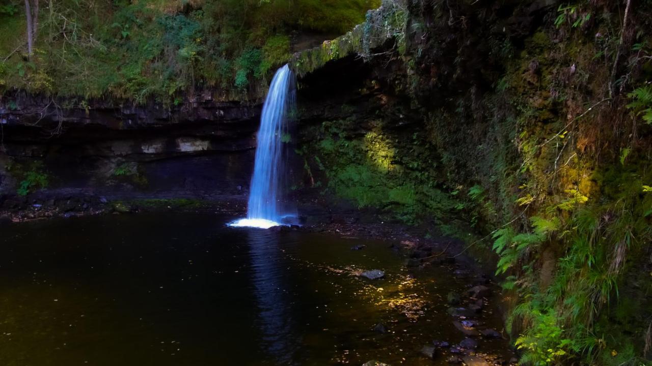 Waterfall Lodge Pontneddfechan Kültér fotó